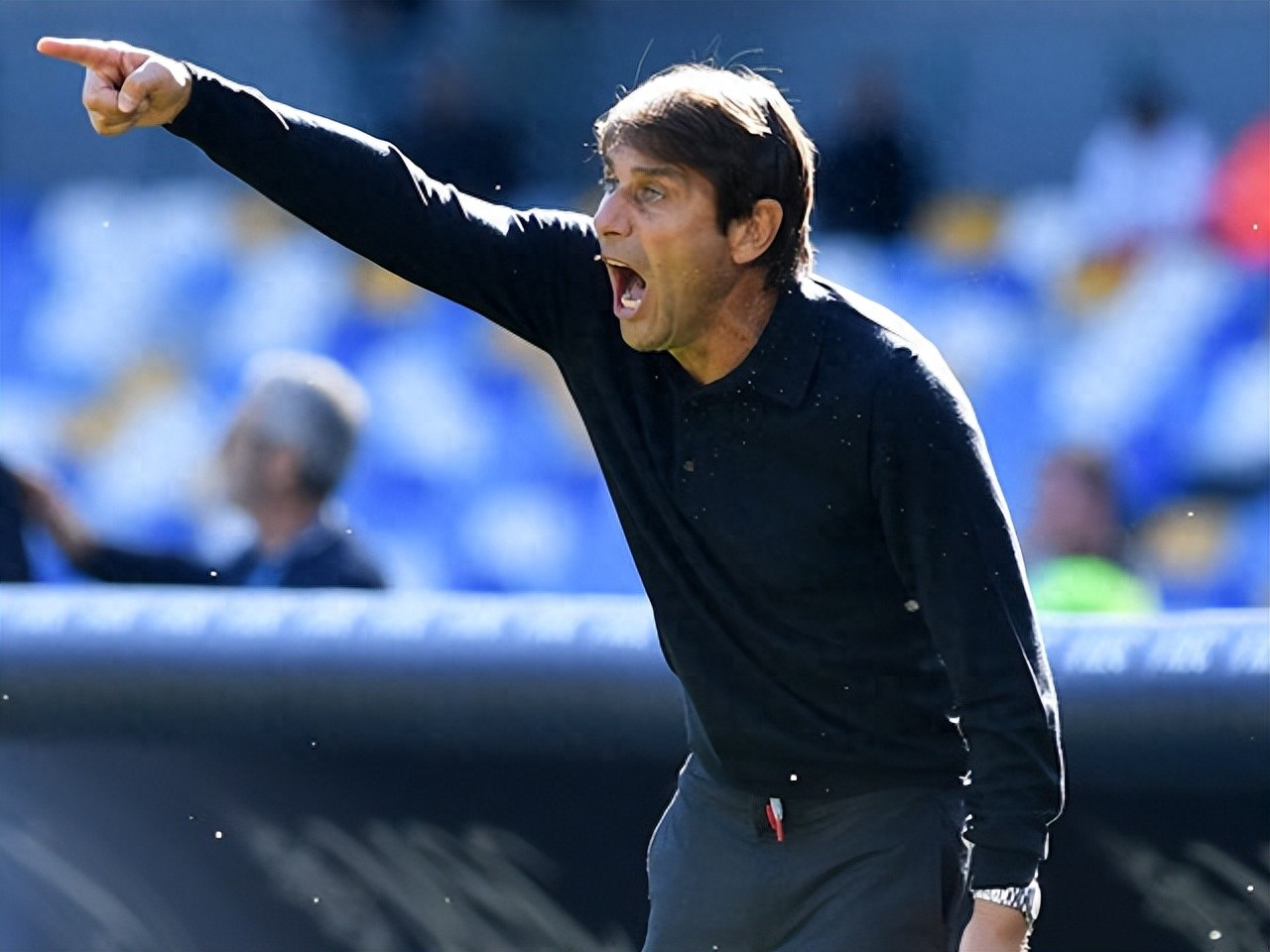 那不勒斯赛后防线松动，志在意大利杯名次提升，球迷炸锅，控场能力受关注的简单介绍